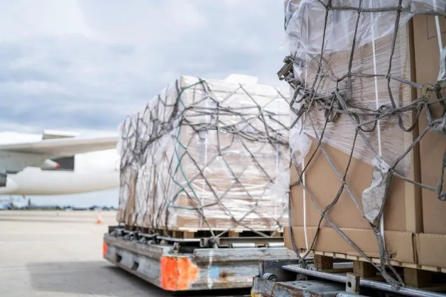 Human pharmaceutical cargo charter image 3